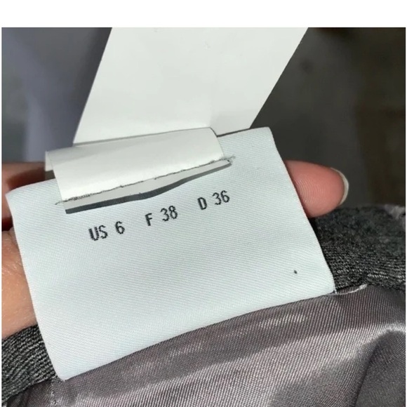 Akris Punto pocketed Gray Knee-Length Pleated Skirt - Picture 5 of 8